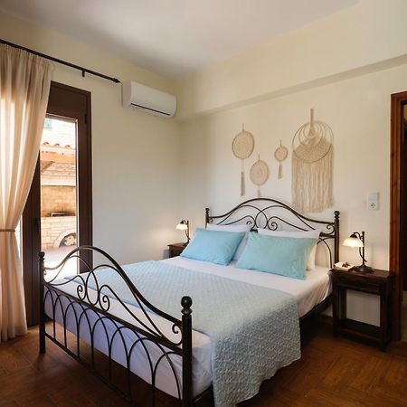 Ageri Traditional Villa Aryiroúpolis エクステリア 写真