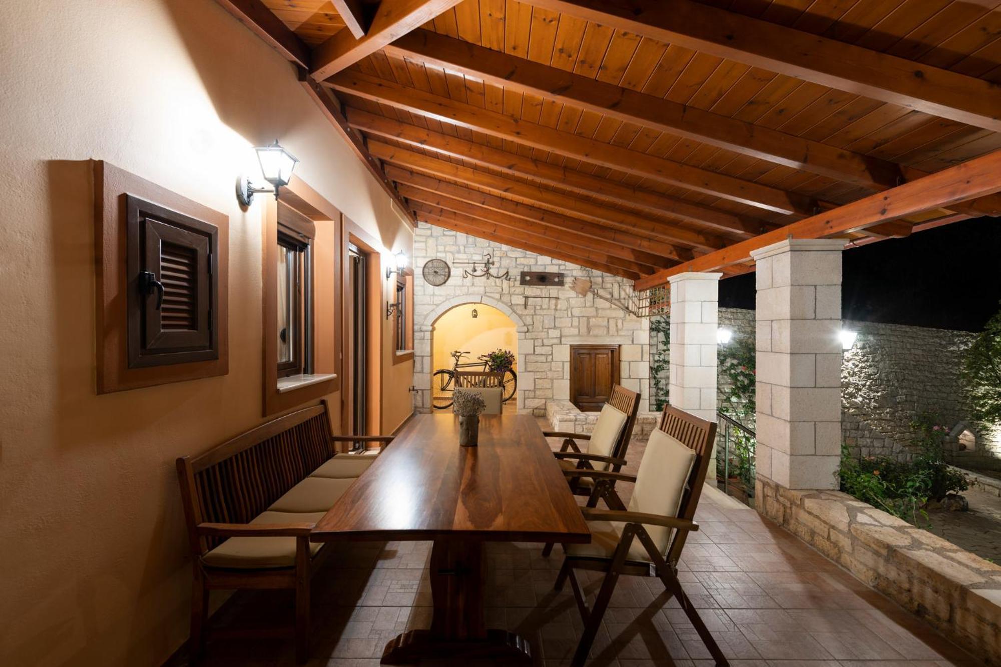Ageri Traditional Villa Aryiroúpolis エクステリア 写真