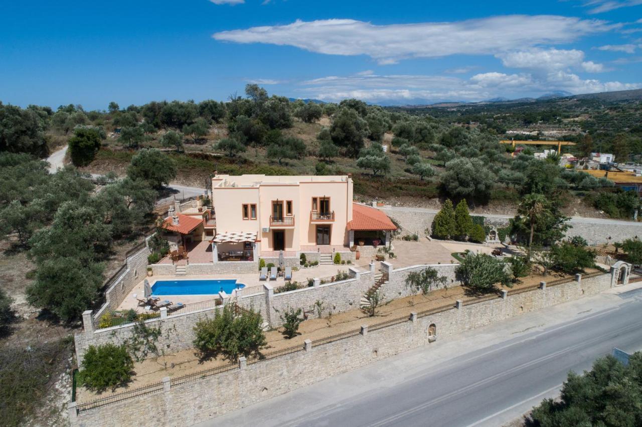 Ageri Traditional Villa Aryiroúpolis エクステリア 写真