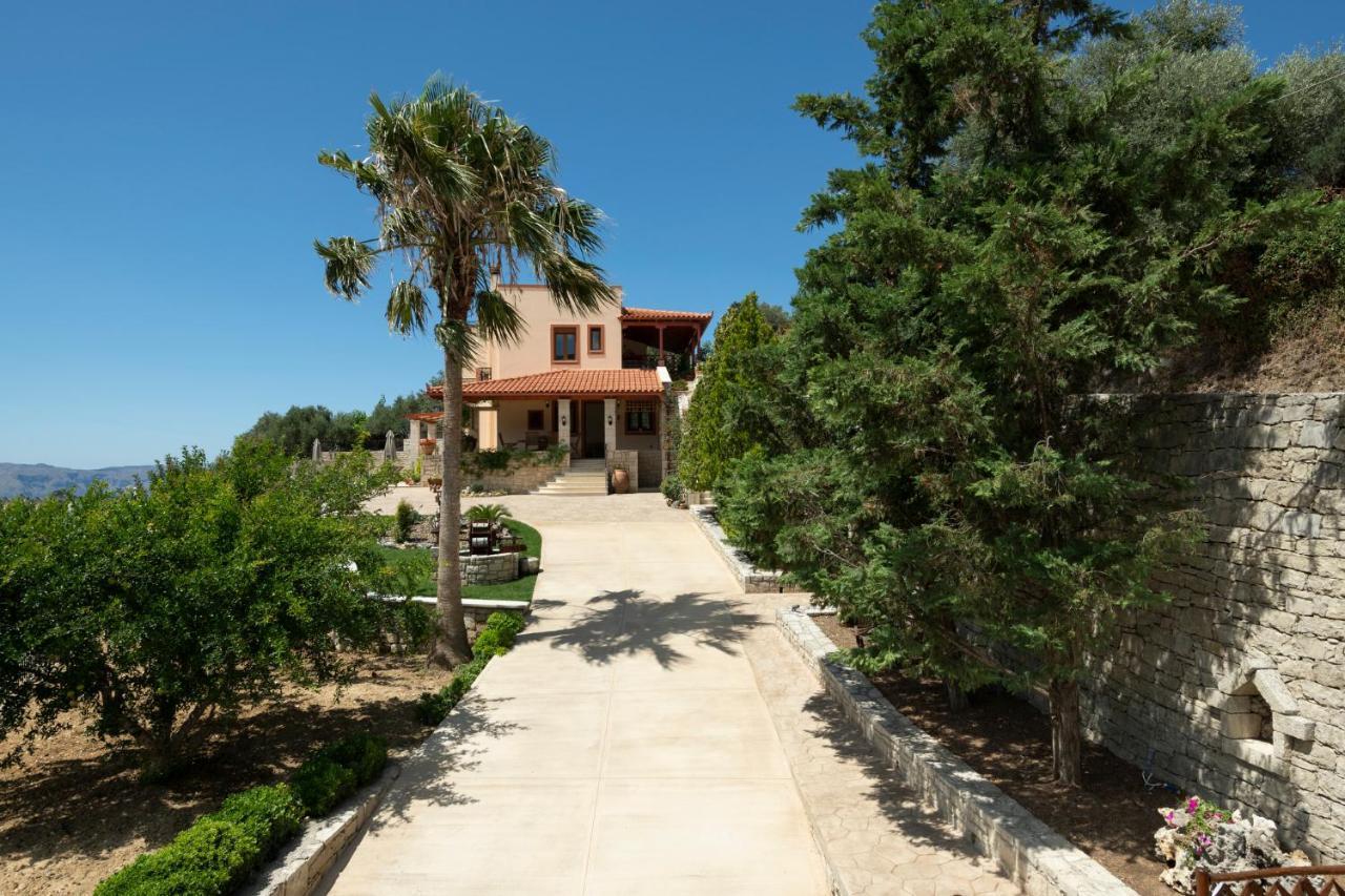 Ageri Traditional Villa Aryiroúpolis エクステリア 写真